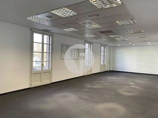 Oficina en alquiler en El Raval en Barcelona