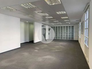 Oficina en alquiler en El Raval en Barcelona