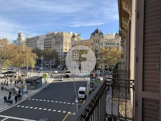 Oficina en alquiler en El Raval en Barcelona