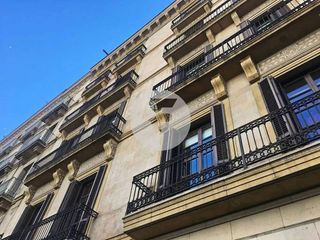 Oficina en alquiler en El Raval en Barcelona