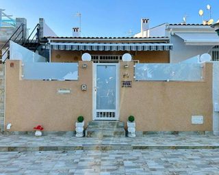 Casa adosada en venta en La Siesta - El Salado - Torreta en Torrevieja