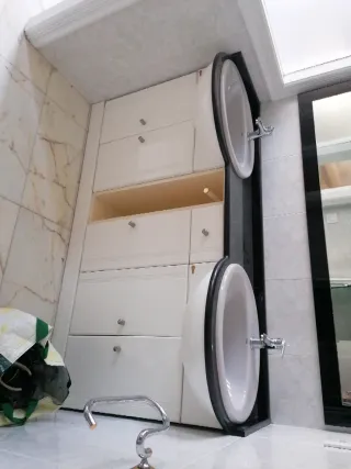 Mueble de baño con lavabos