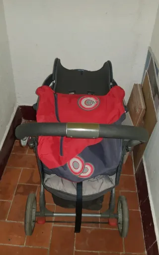 Carrito de bebé con silla de coche