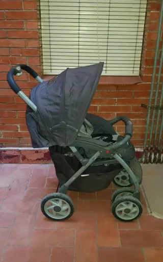 Carrito de bebé con silla de coche
