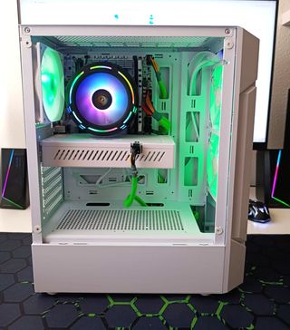 PC GAMING COMPLETAMENTE NUEVO - RX580 - 16GB