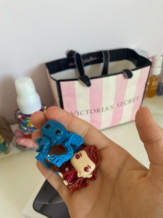 Lote Funkos Stranger Things y Huevos Kinder