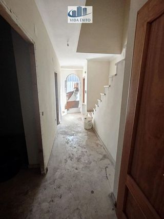 Chalet en venta en Linares