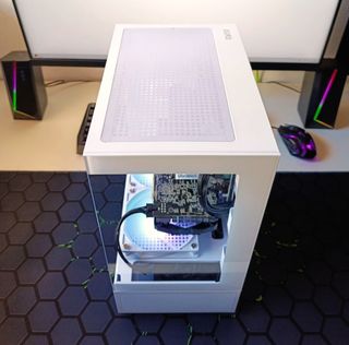 PC GAMING COMPLETAMENTE NUEVO - RX580 - 16GB