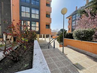 Piso en alquiler en Costillares en Madrid