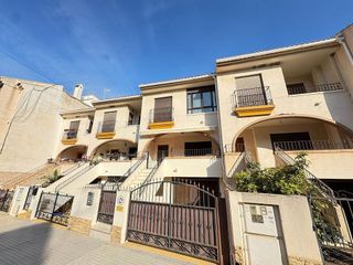 Casa pareada en venta en San Miguel de Salinas