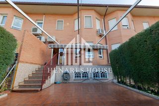Casa adosada en venta en El Pilar - Bripac en Alcalá de Henares