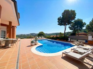 Chalet en venta en Corbera de Llobregat