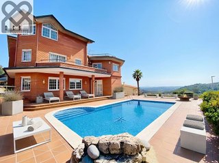 Chalet en venta en Corbera de Llobregat