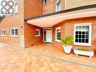 Chalet en venta en Corbera de Llobregat