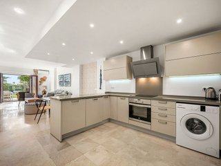 Casa adosada en venta en El Padrón - El Velerín - Voladilla en Estepona