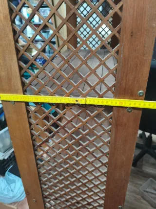 Estantería de madera maciza