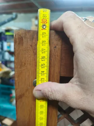 Estantería de madera maciza