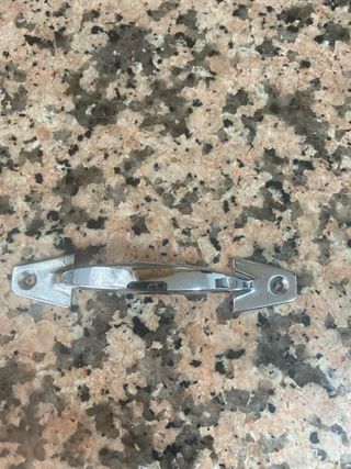 Tiradores macizos de metal