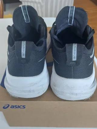 Zapatillas Asics Gel-Nimbus 25 Negras/Blancas