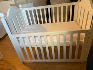 Cuna madera Garabatos +Colchón+Colcha+Chichonera