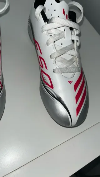 Botas de fútbol niño Messi talla 31