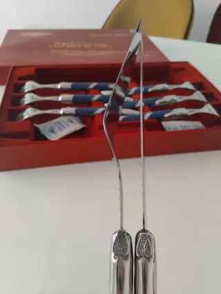 Cubertería Laguiole postre 6 pax