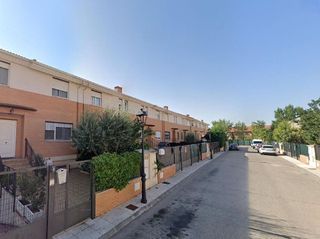 Casa adosada en venta en Alovera