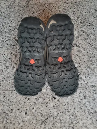 Botas montaña y campamento Quechua Talla 36