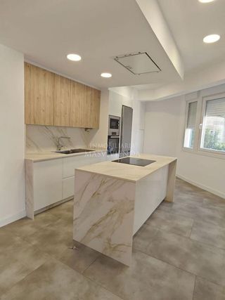 Piso en venta en Praza España - Casablanca en Vigo