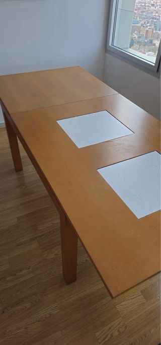 Mesa de comedor extensible de madera