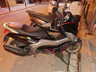 Yamaha Nmax Negra y Roja