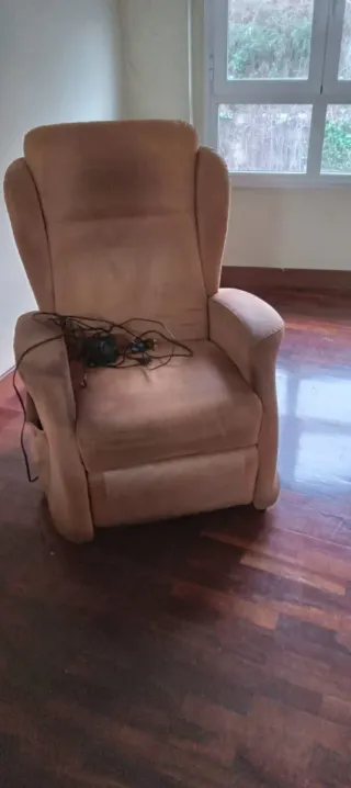 Sillón elevable tela beige