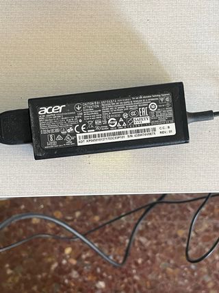 Portátil Acer Travelmate B117 + Cargador