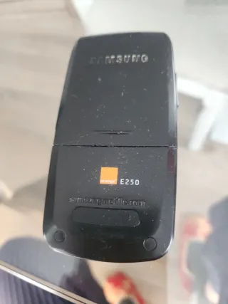 Móvil Samsung SGH-E250 Negro