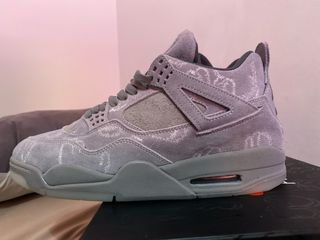 Jordan 4 Kaws