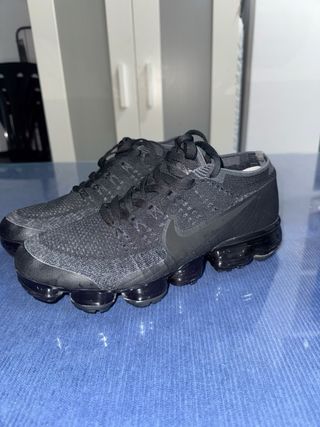 Nike Air VaporMax Talla 42 Negras