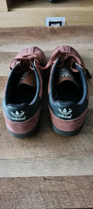 Zapatillas Adidas Marrones