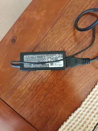 Cargador Delta 19V 45W para portátil