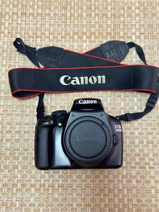 Canon EOS 1100D + Accesorios