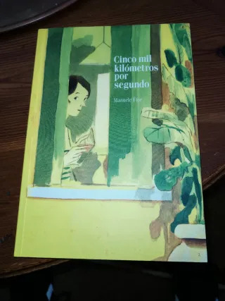 Cinco mil kilómetros por segundo (Spanish Edition)