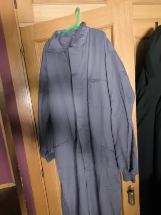Mono de trabajo gris