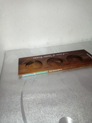 Espositore in legno per bottiglie di birra Guinness