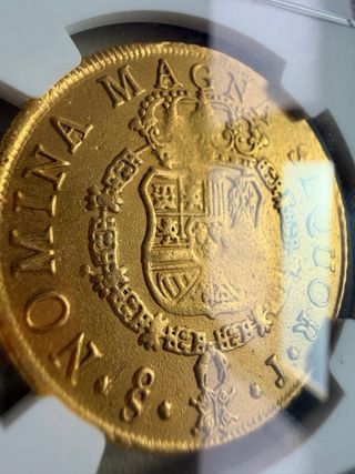 8 escudos De Santiago 1750 del pecio de la luz NGC