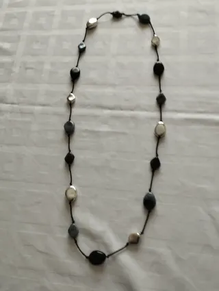 Collar Cuentas Negras y Plateadas