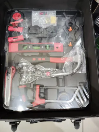 Maletín de herramientas 365 piezas nuevo a estrena