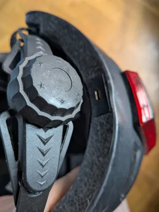 Casco Patinete/Bici Negro con Luz