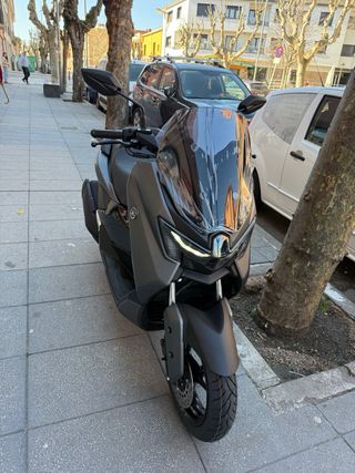 Yamaha NMAX TECH MAX 2026 Gris