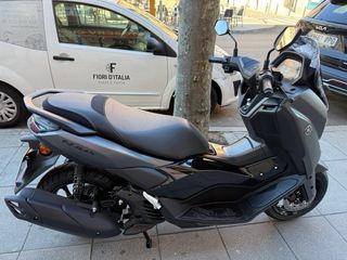 Yamaha NMAX TECH MAX 2026 Gris