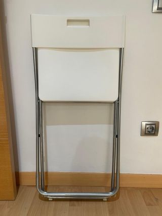 Silla plegable blanca y plateada - PACK 4 sillas