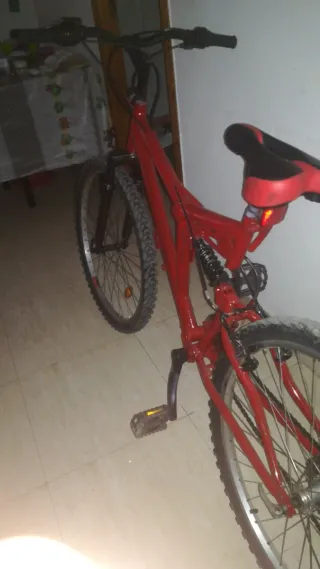 Bicicleta de Montaña Roja